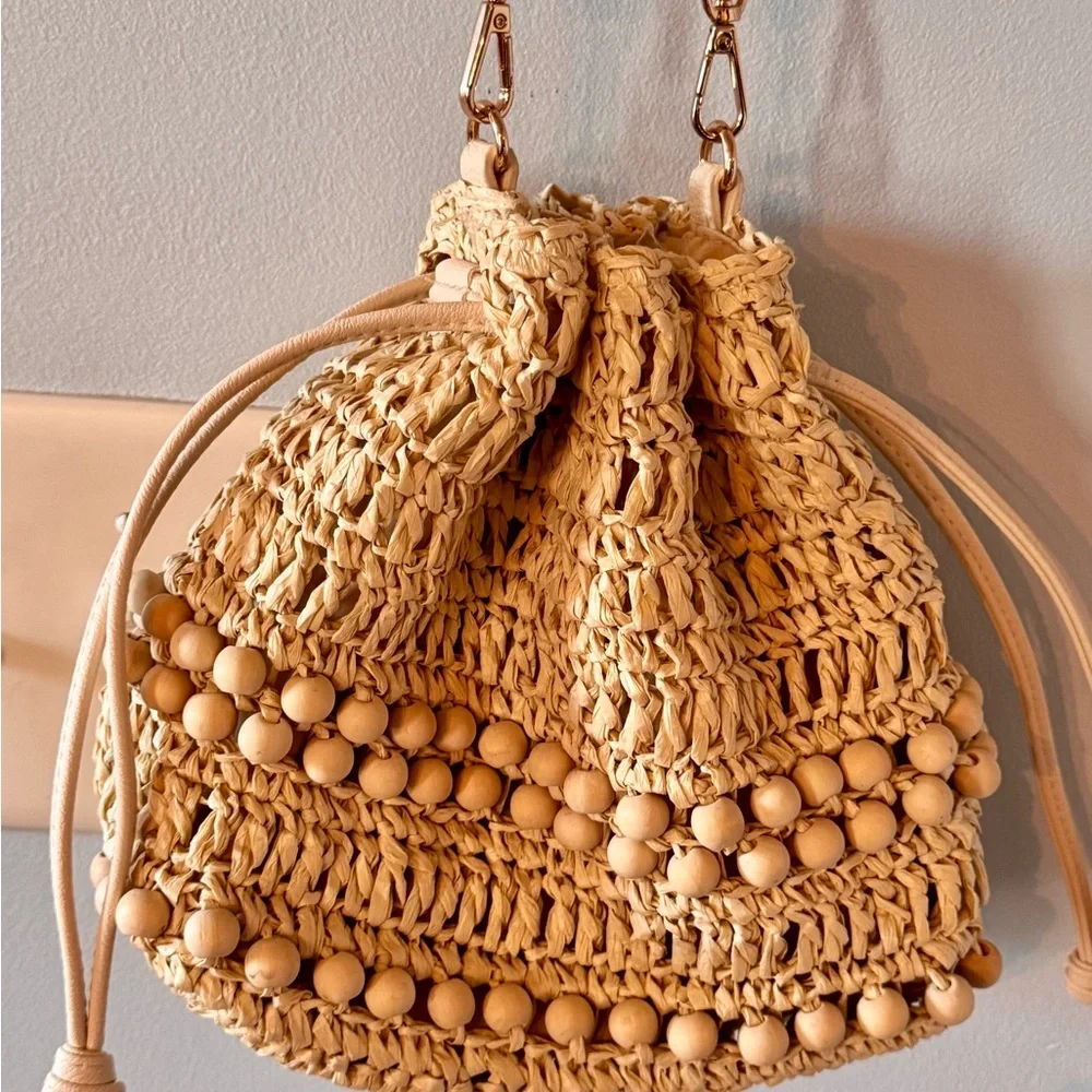 Universal Thread Beige Straw Drawstring Shoulder Bag with Wooden Beads - Picture 2 of 7